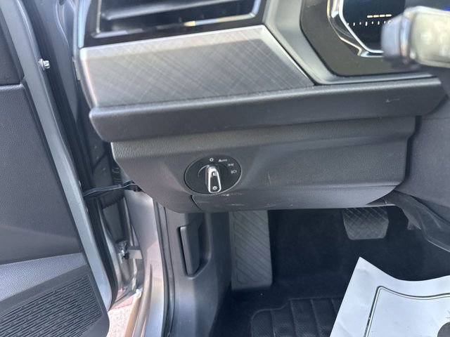 Used 2022 Volkswagen Jetta SE image 12