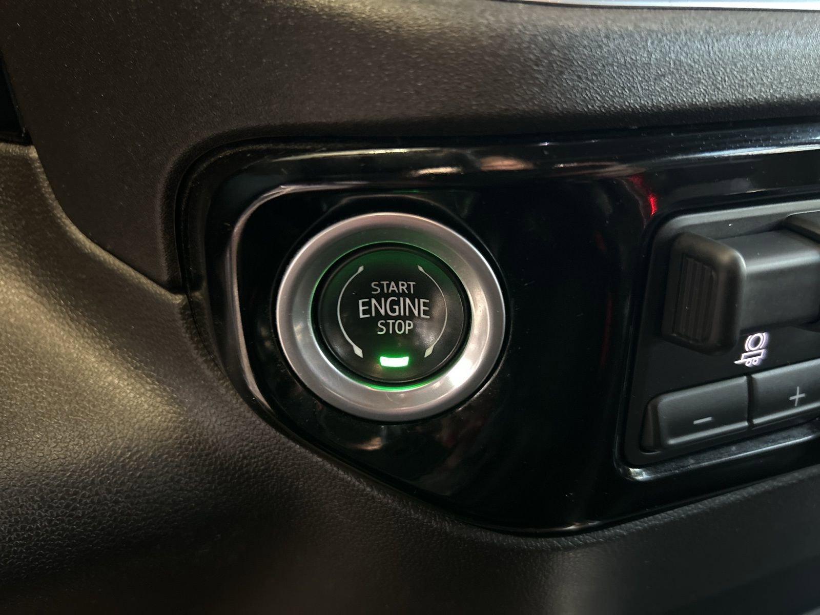 Used 2023 Chevrolet Silverado 1500 LTZ w/ Technology Package image 23