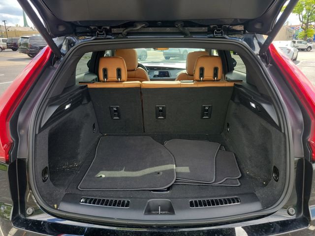 Used 2019 Cadillac XT4 Premium Luxury FWD image 27