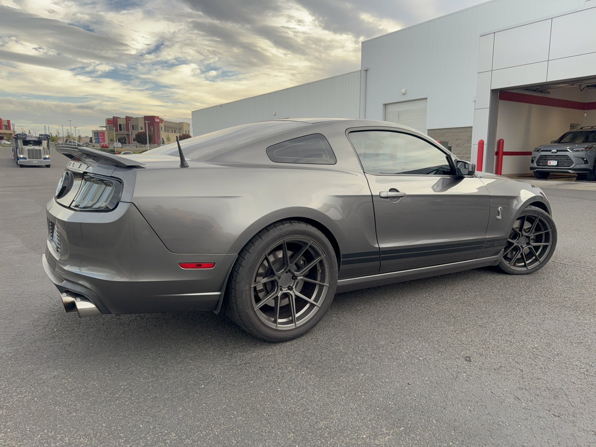 Used 2014 Ford Mustang Shelby GT500 w/ Equipment Group 821A RWD image 5