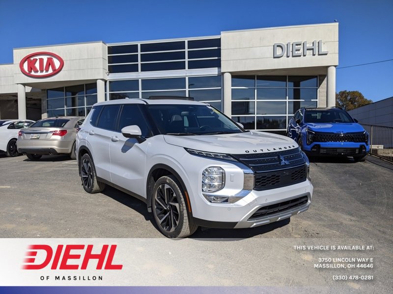 Used 2023 Mitsubishi Outlander SE