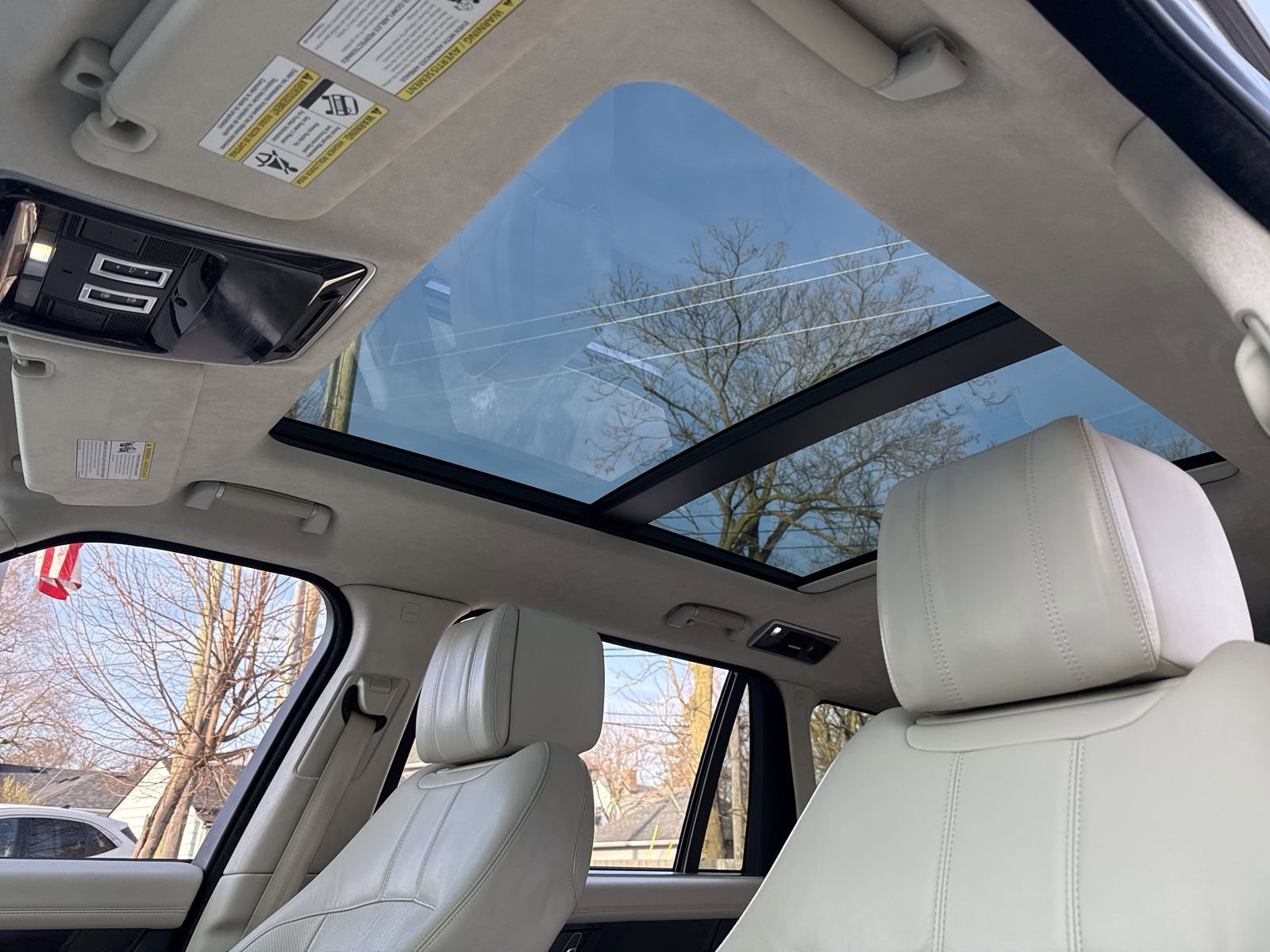 Used 2018 Land Rover Range Rover Long Wheelbase Supercharged image 26