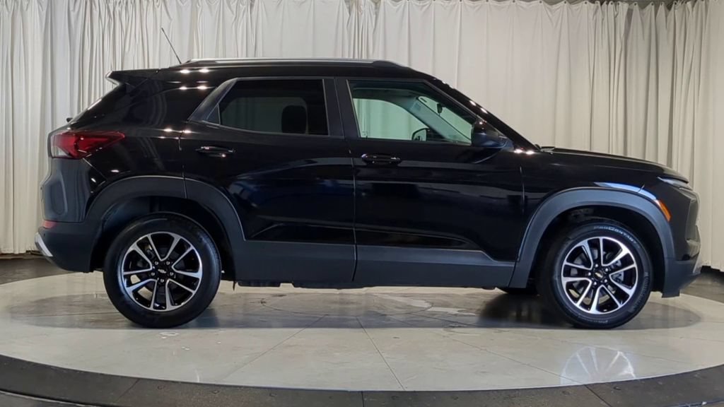 Used 2025 Chevrolet TrailBlazer LT FWD image 11