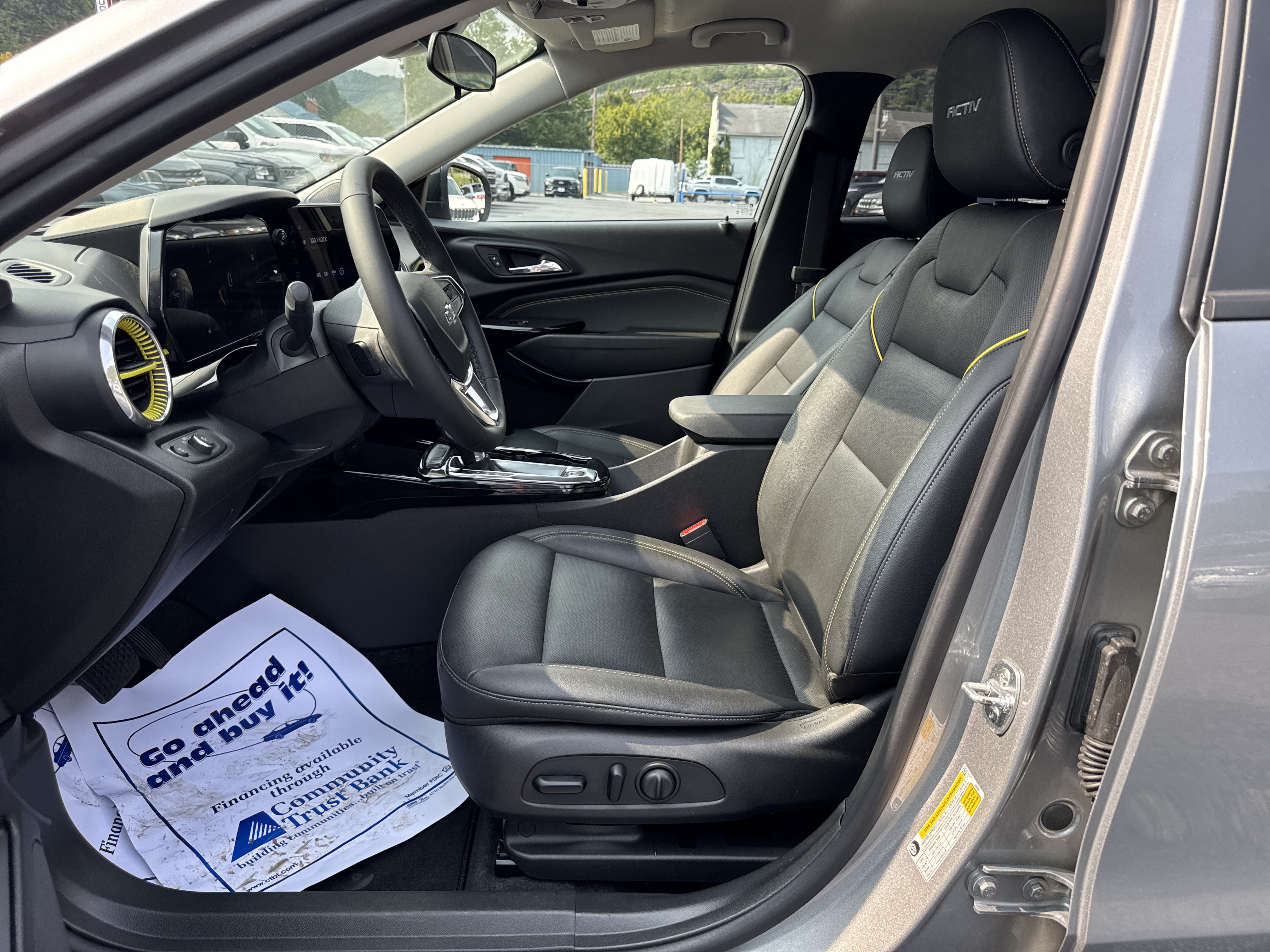 Used 2025 Chevrolet Trax ACTIV w/ Driver Confidence Package FWD image 10