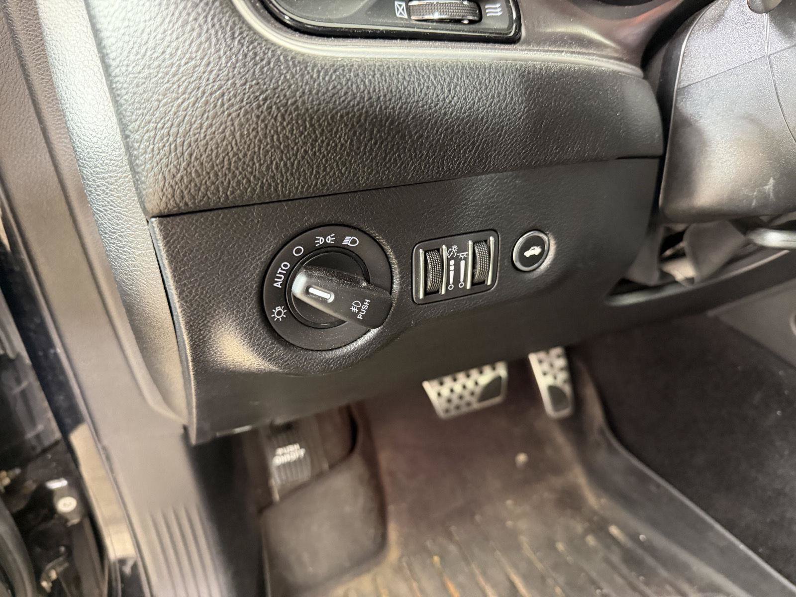 Used 2019 Dodge Challenger SXT w/ Blacktop Package AWD/4WD image 19