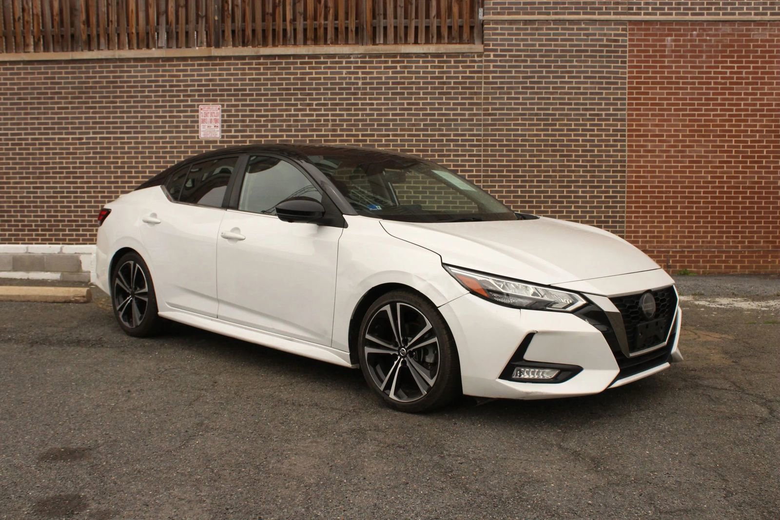 Used 2021 Nissan Sentra SR w/ SR Premium Package FWD image 1