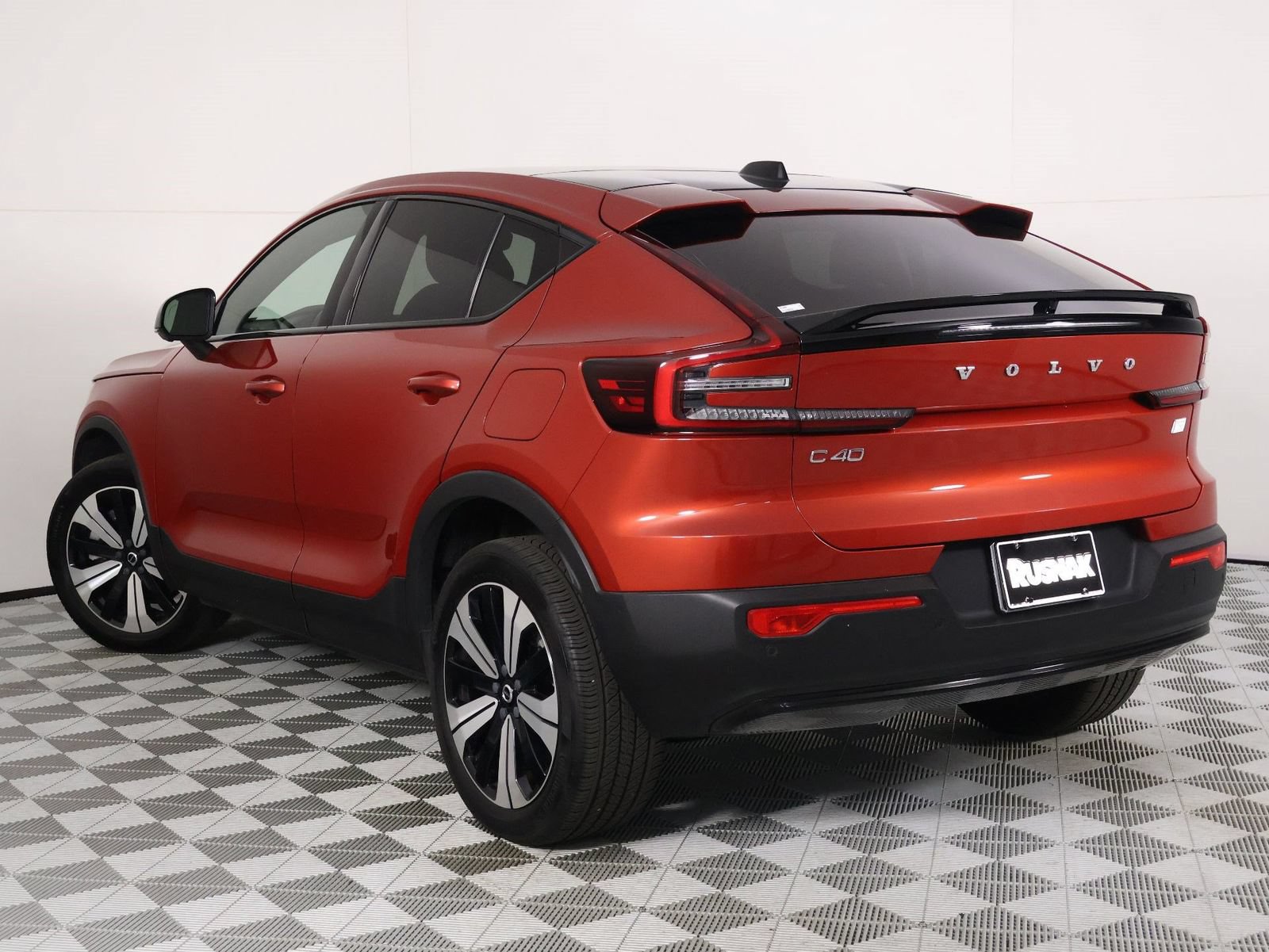 Used 2023 Volvo XC60 T8 Plus AWD/4WD image 2