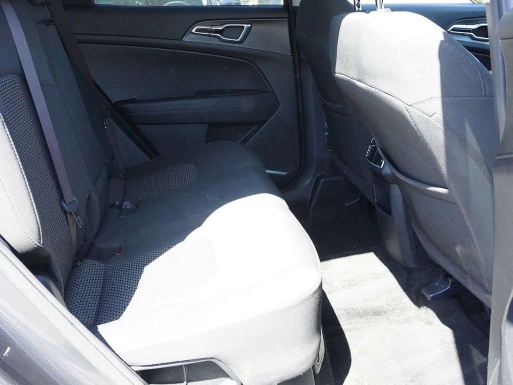 Used 2023 Kia Sportage LX AWD/4WD image 30