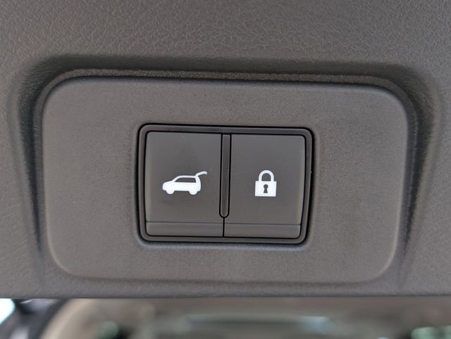 Used 2024 Nissan Rogue SV w/ SV Premium Package image 30