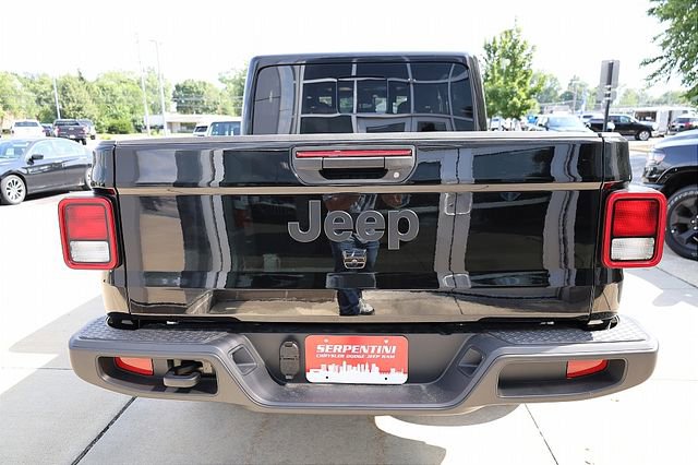 New 2025 Jeep Gladiator Sport image 7