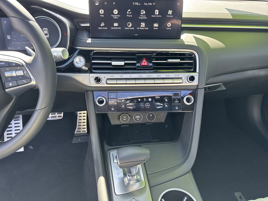 Used 2025 Genesis G70 2.5T w/ Sport Prestige Package image 28