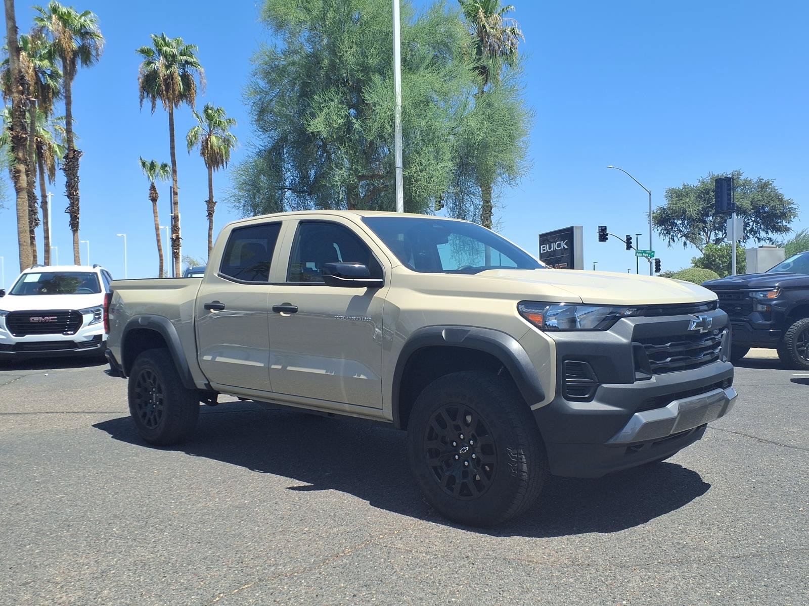 Used 2024 Chevrolet Colorado Trail Boss w/ Advanced Trailering Package AWD/4WD image 3
