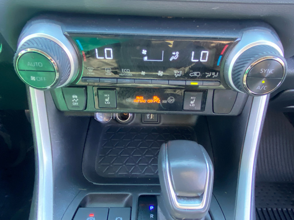 Used 2023 Toyota RAV4 XLE Premium image 21