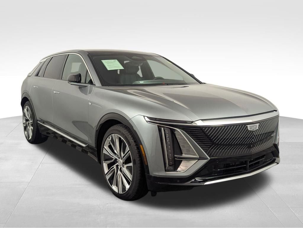 Used 2024 Cadillac Lyriq Luxury w/ LPO, Floor Liner Package image 26