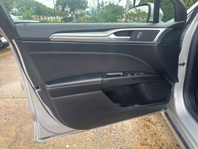 Used 2019 Ford Fusion SE image 19