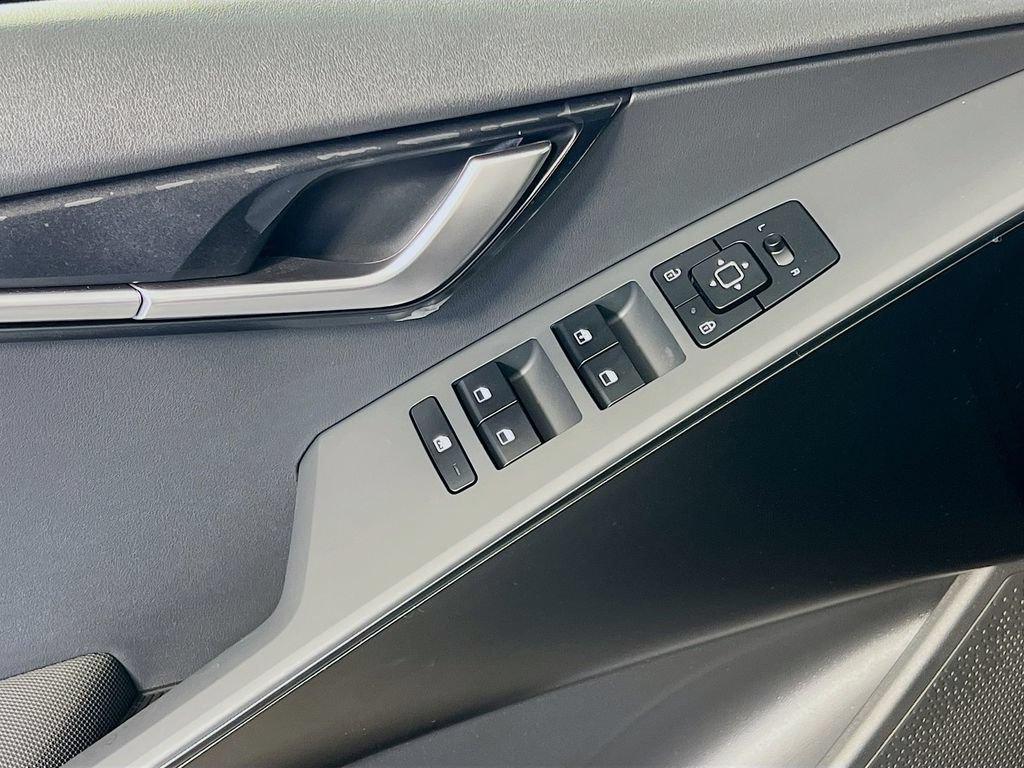 New 2026 Kia Niro LX FWD image 15