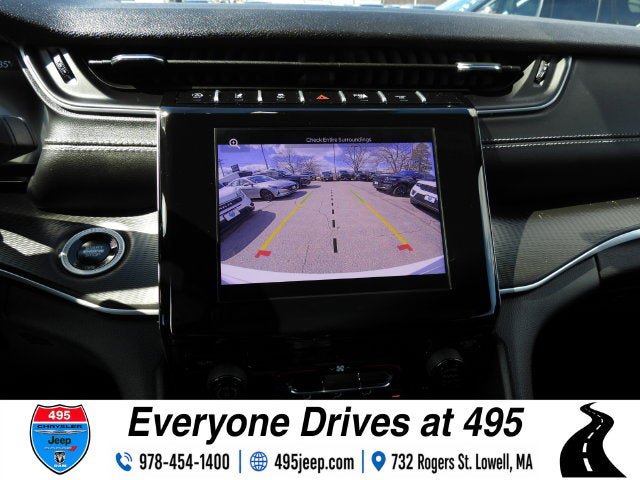 Used 2025 Jeep Grand Cherokee Laredo X AWD/4WD image 27