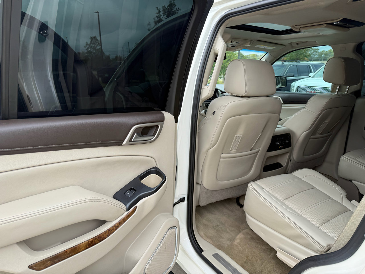 Used 2015 GMC Yukon Denali w/ Touring Package image 12