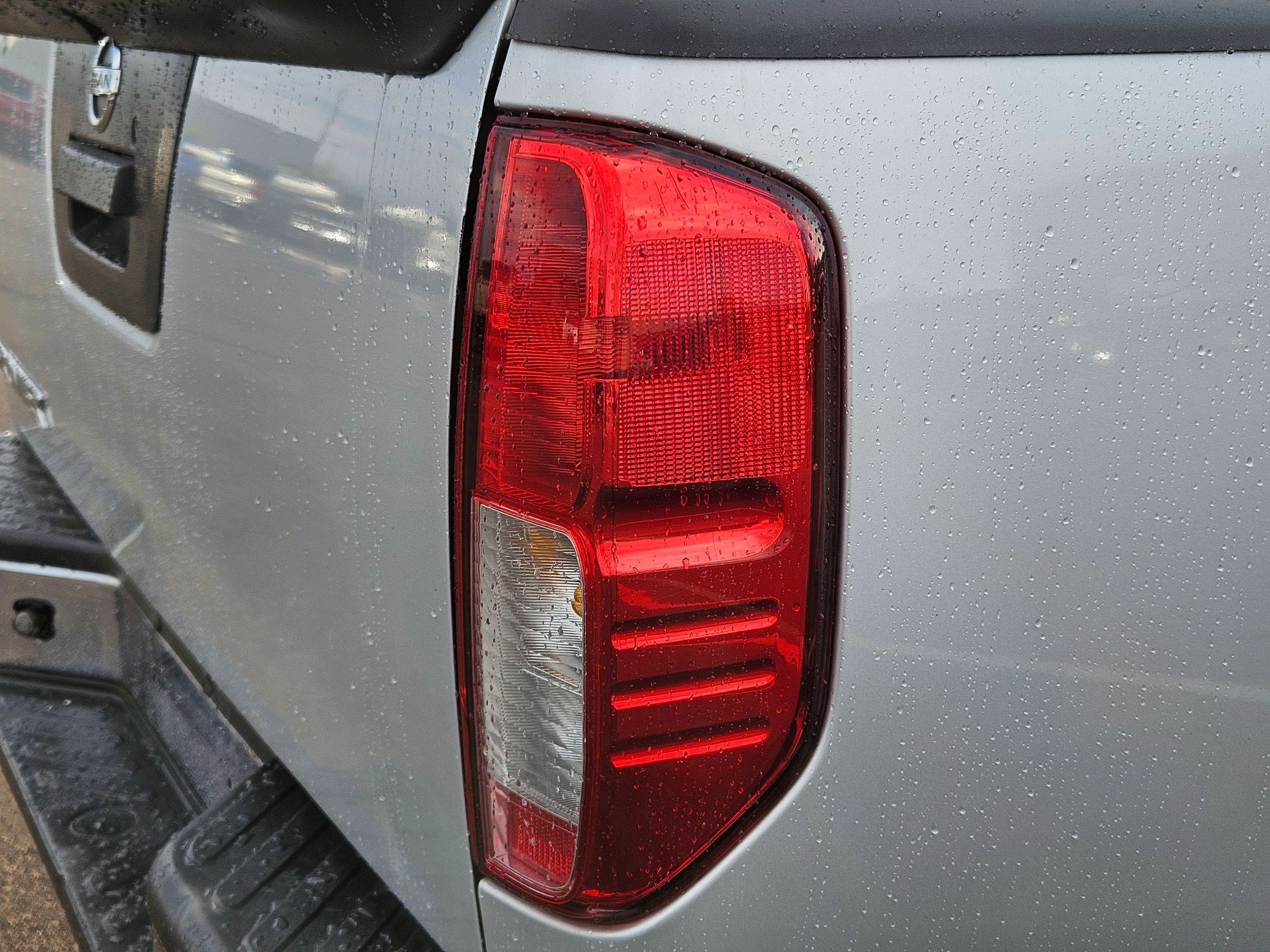 Used 2013 Nissan Frontier S image 11