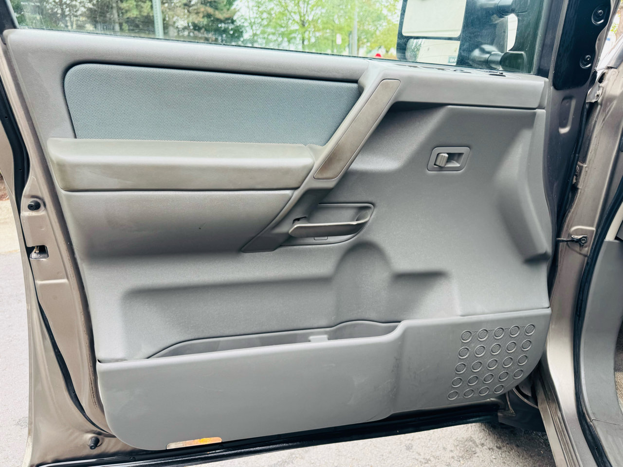 Used 2006 Nissan Titan SE image 14