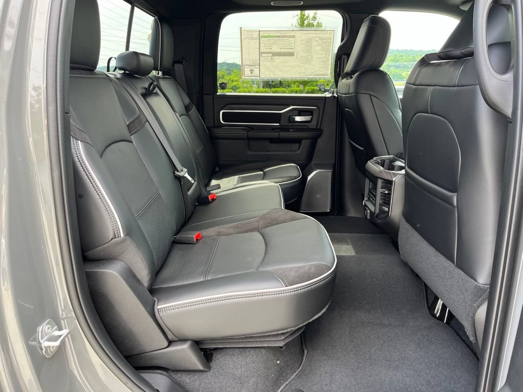 New 2026 RAM 2500 Laramie AWD/4WD image 23