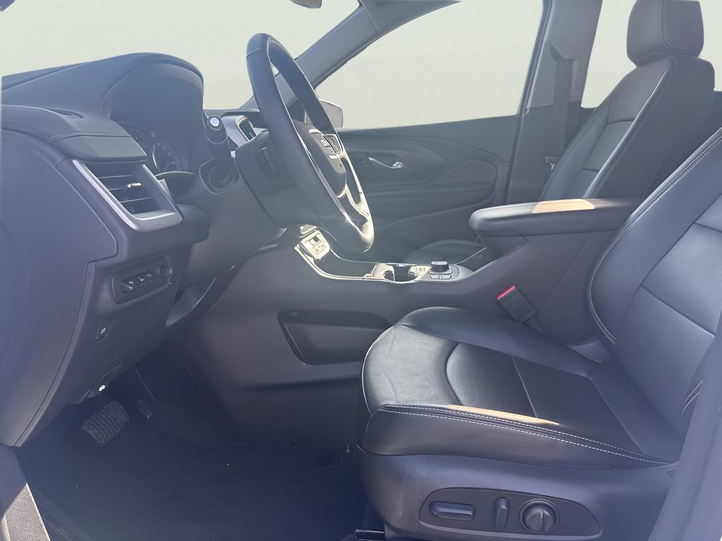 Used 2024 GMC Terrain SLT w/ Tech Package image 15