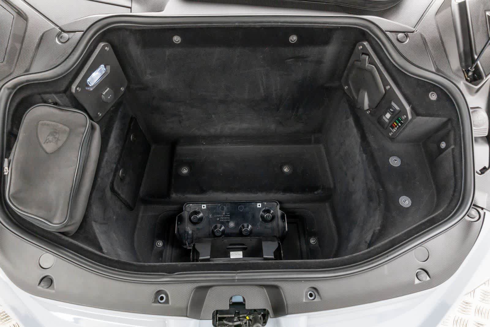 Used 2024 Lamborghini Revuelto AWD/4WD image 39