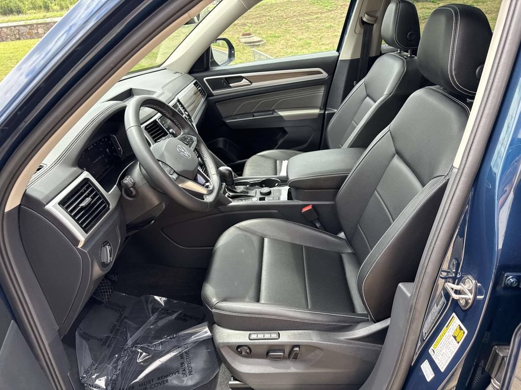 Used 2023 Volkswagen Atlas SEL AWD/4WD image 6