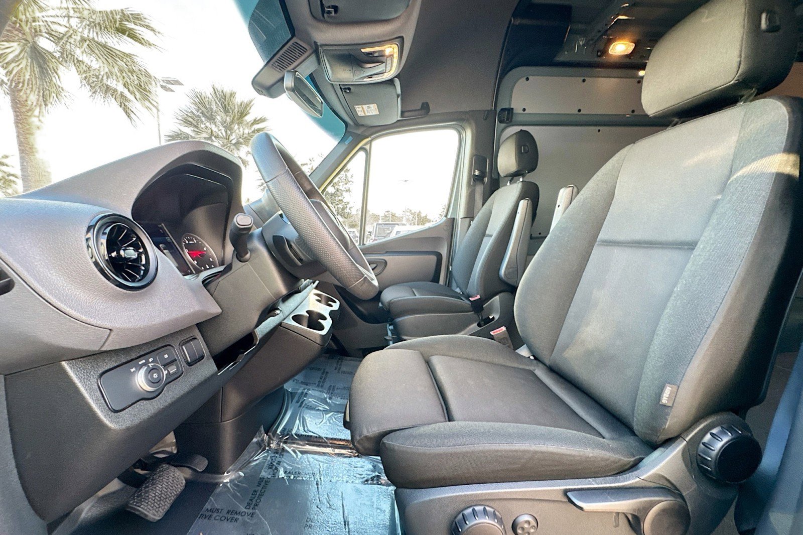 Used 2025 Mercedes-Benz Sprinter 2500 image 17