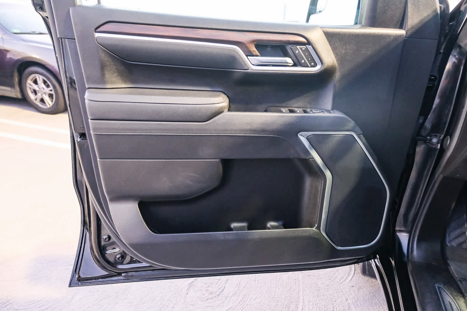 Used 2025 GMC Sierra 1500 SLT RWD image 23