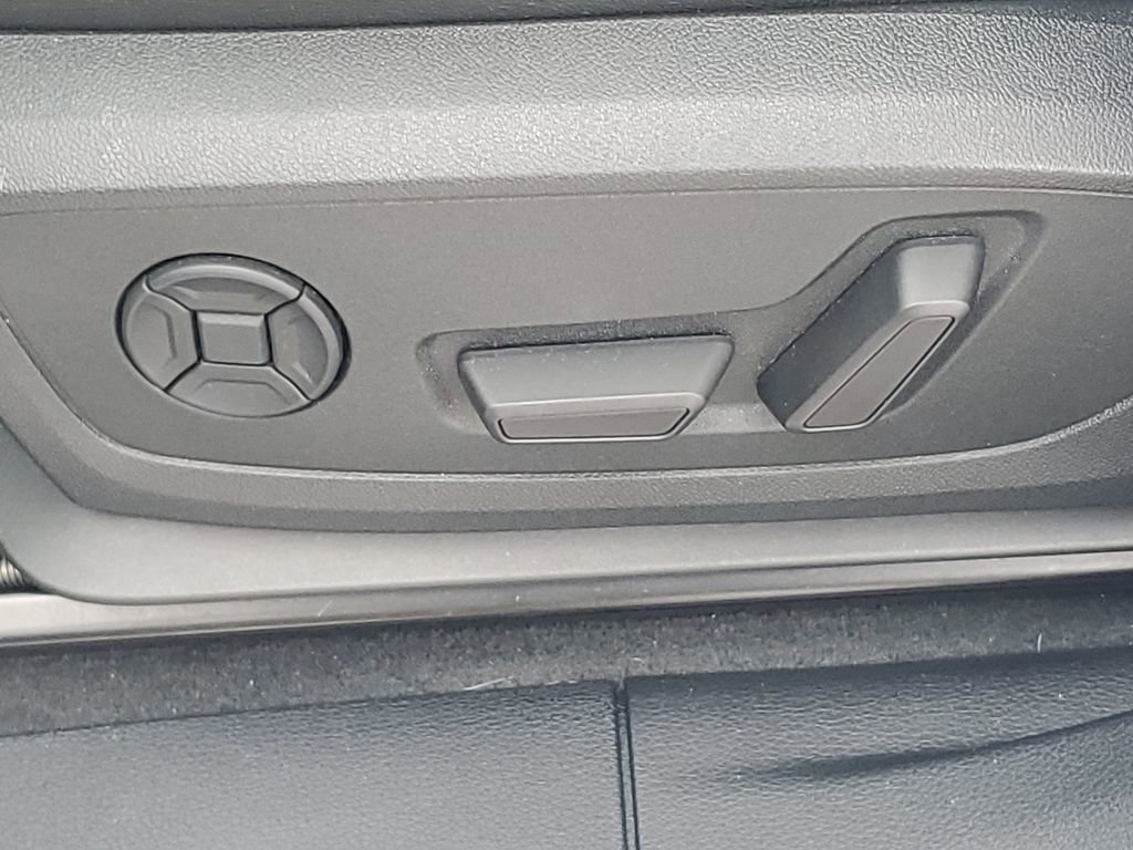 Used 2020 Audi Q3 2.0T Premium Plus w/ Premium Plus Package AWD/4WD image 24