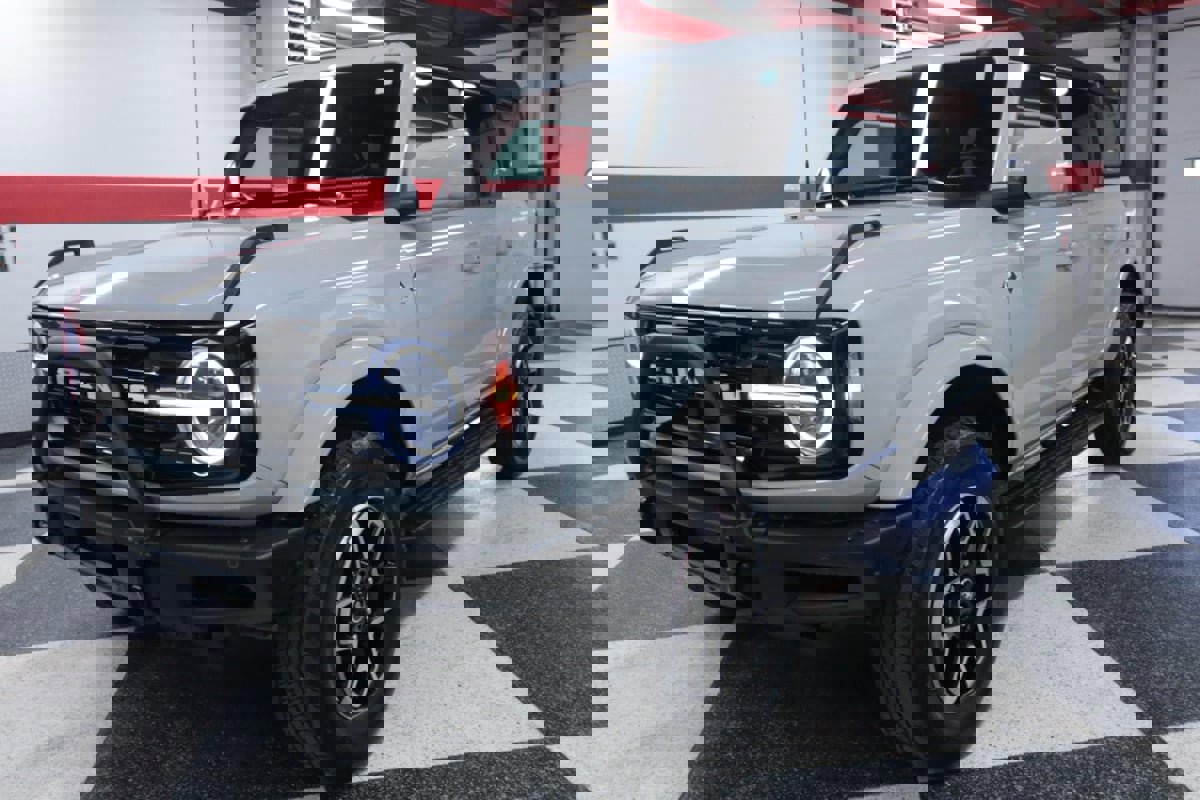 Used 2022 Ford Bronco Outer Banks image 5