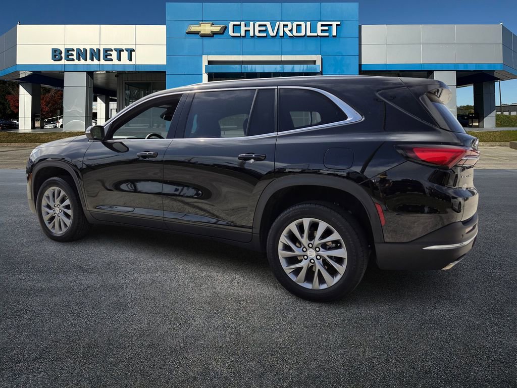 Used 2025 Buick Enclave Preferred FWD image 5