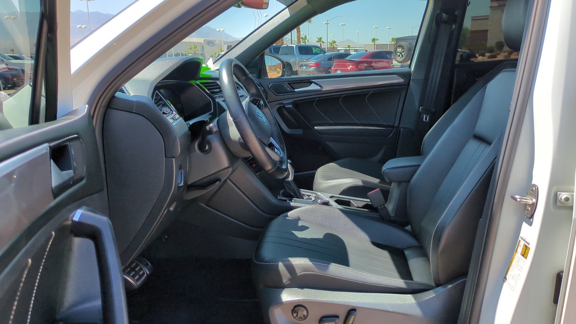 Used 2023 Volkswagen Tiguan SE R-Line AWD/4WD image 14