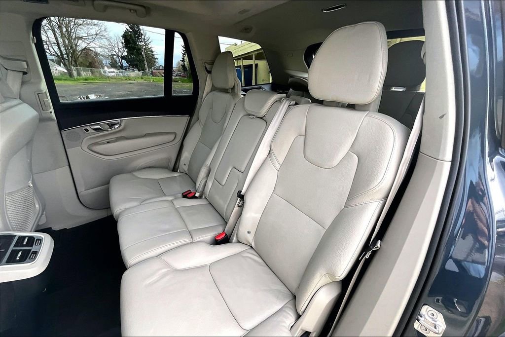 Used 2020 Volvo XC90 T5 Momentum w/ Protection Package Premier image 21