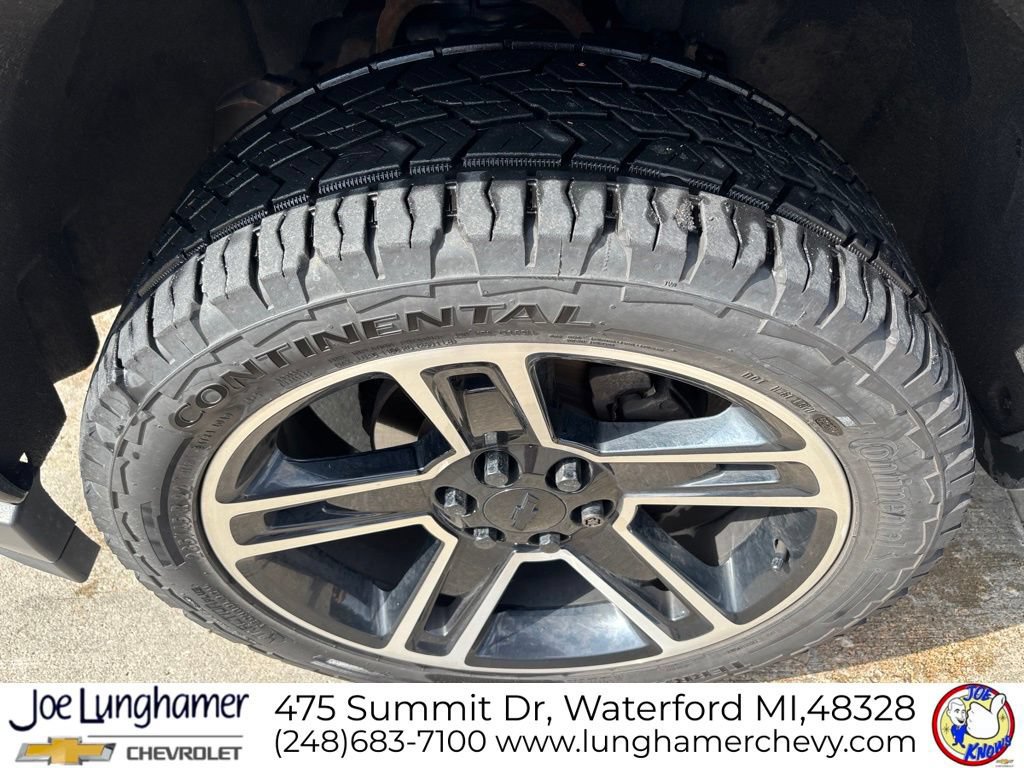 Used 2019 Chevrolet Silverado 1500 LT w/ LPO, Black Pack AWD/4WD image 10