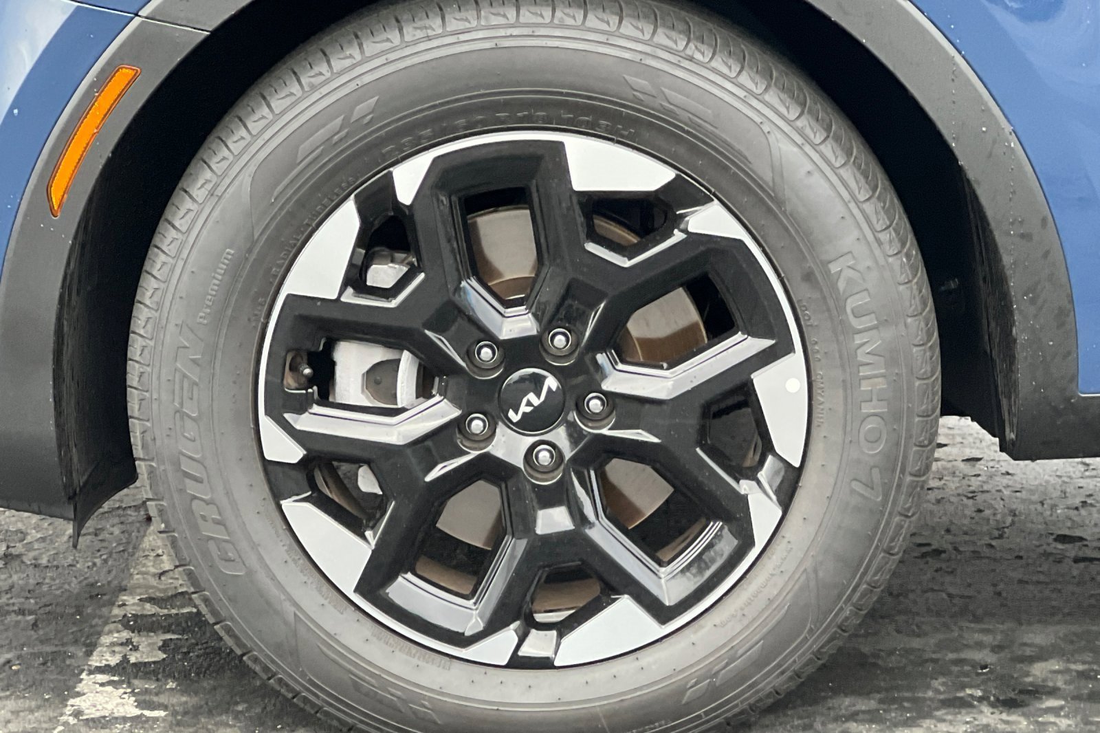 Certified 2025 Kia Sorento S image 48