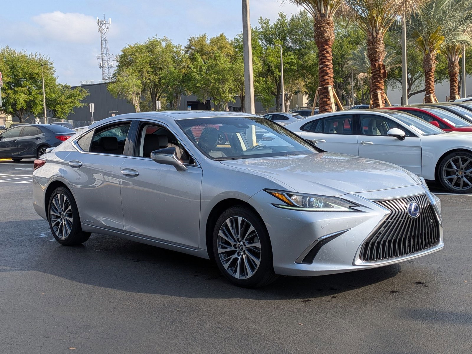 Used 2021 Lexus ES 300h w/ Premium Package image 7