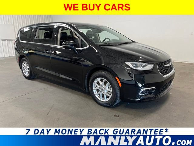 Used 2024 Chrysler Pacifica Touring-L FWD image 1