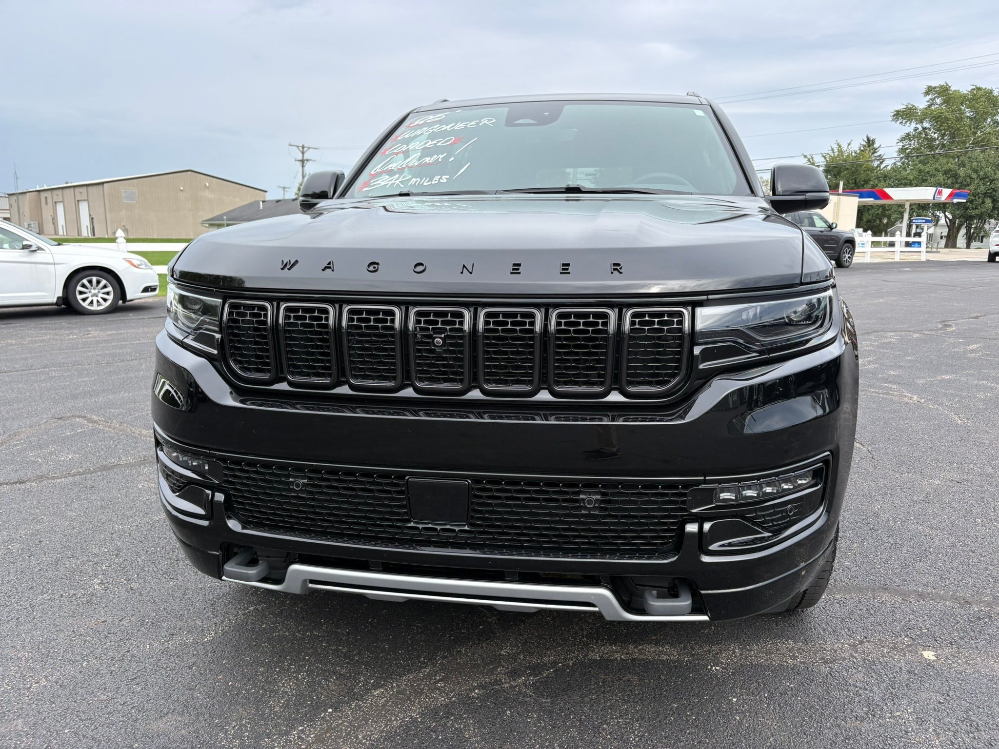 Used 2025 Jeep Wagoneer Series II AWD/4WD image 4