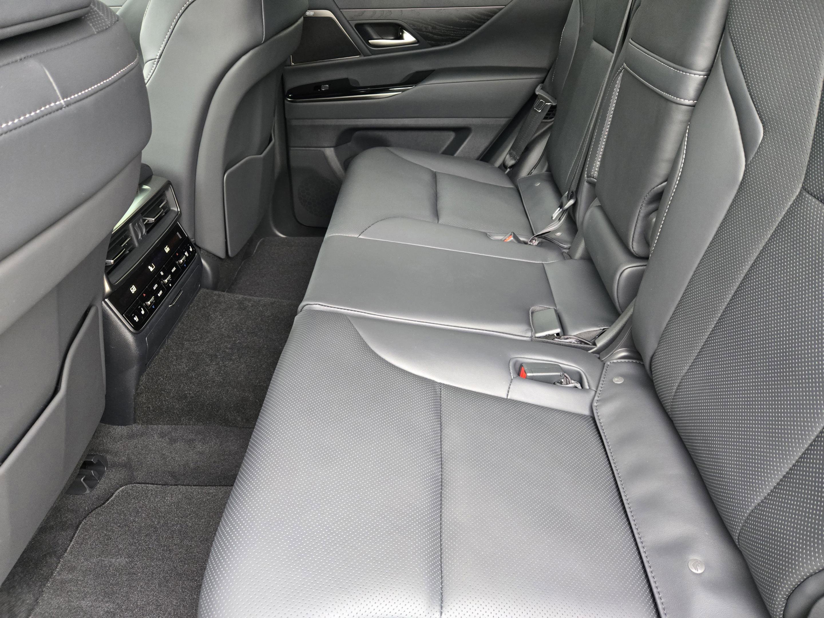 New 2026 Lexus LX 700h Luxury AWD/4WD image 17