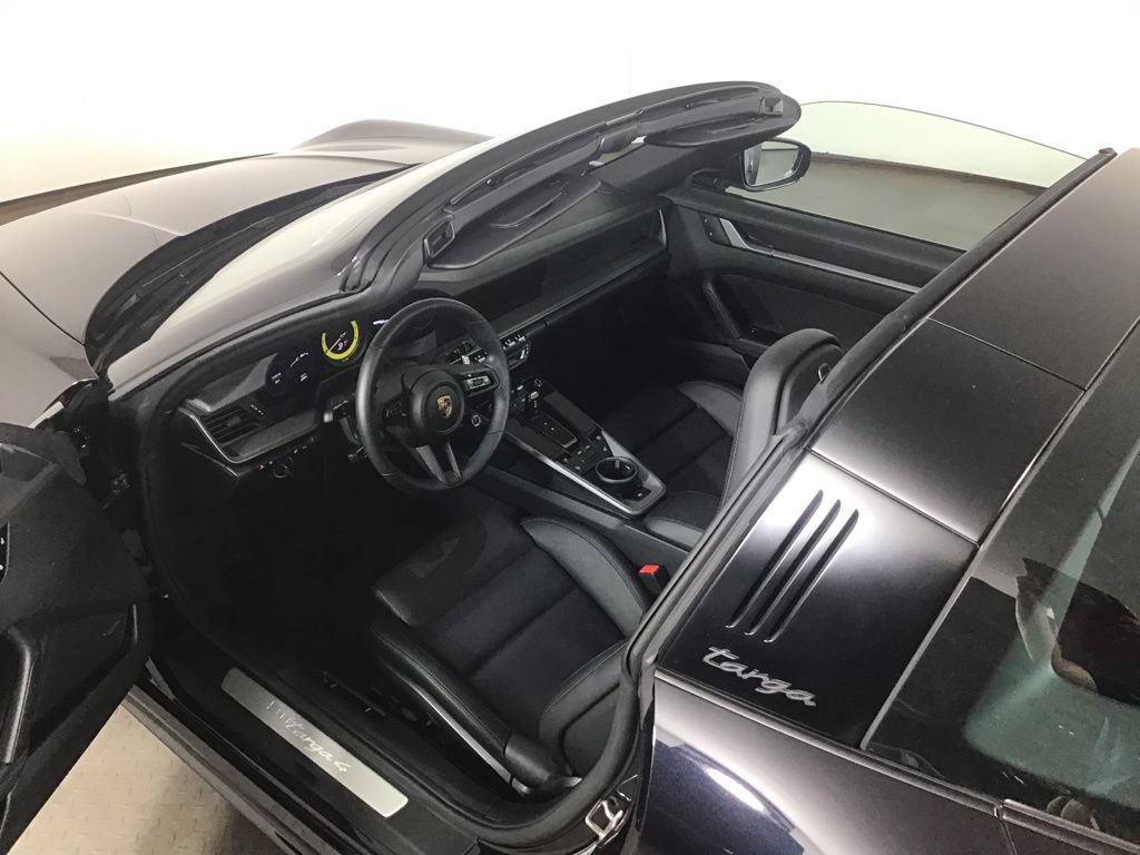 Certified 2024 Porsche 911 Targa 4 AWD/4WD image 31