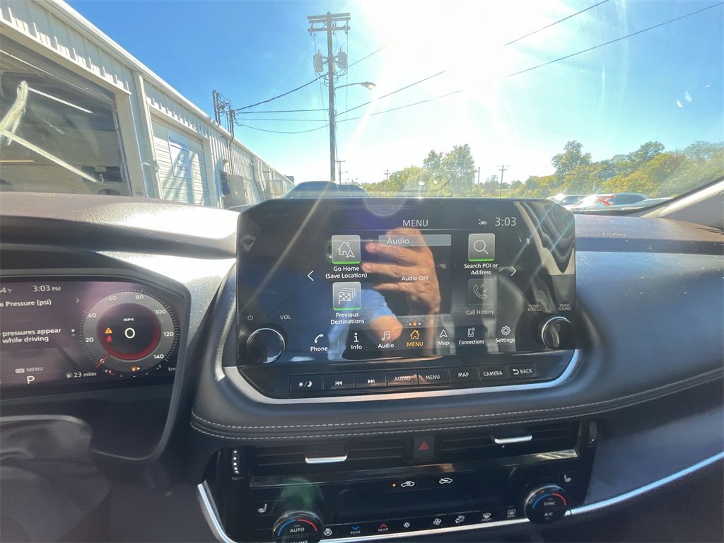 Used 2021 Nissan Rogue Platinum image 16