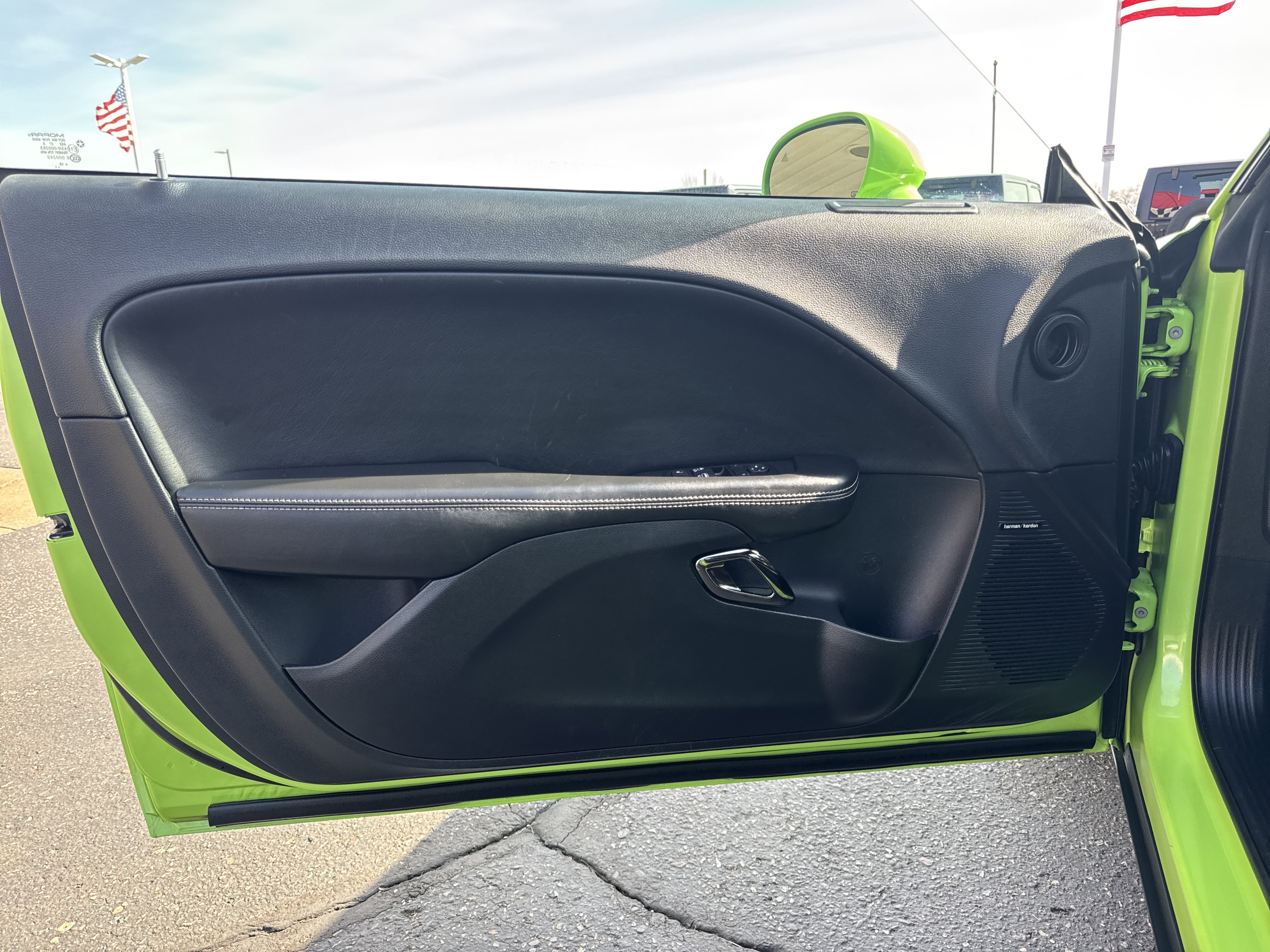 Used 2015 Dodge Challenger SRT Hellcat RWD image 13