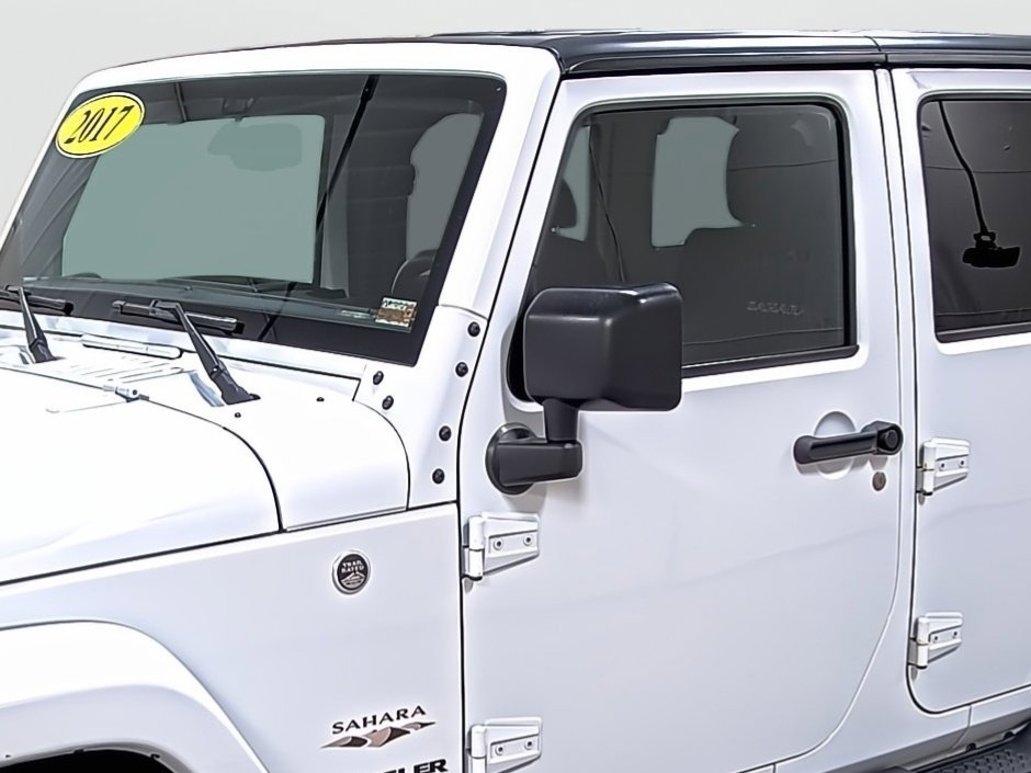 Used 2017 Jeep Wrangler Unlimited Sahara w/ Dual Top Group image 8