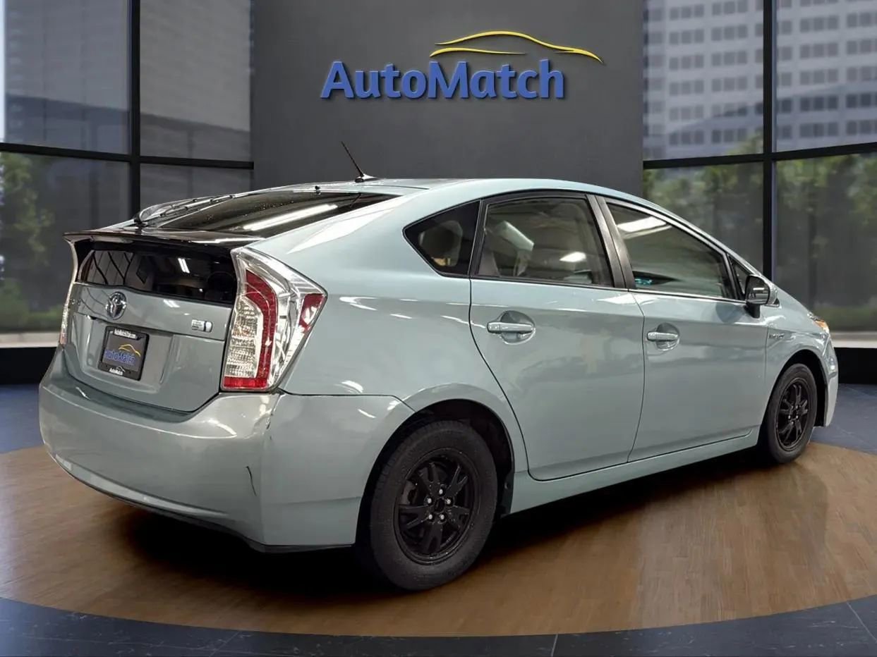 Used 2015 Toyota Prius Three image 11