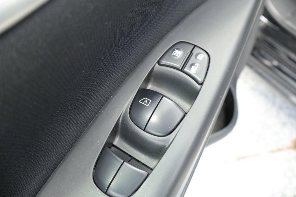 Used 2019 Nissan Sentra SV FWD image 28