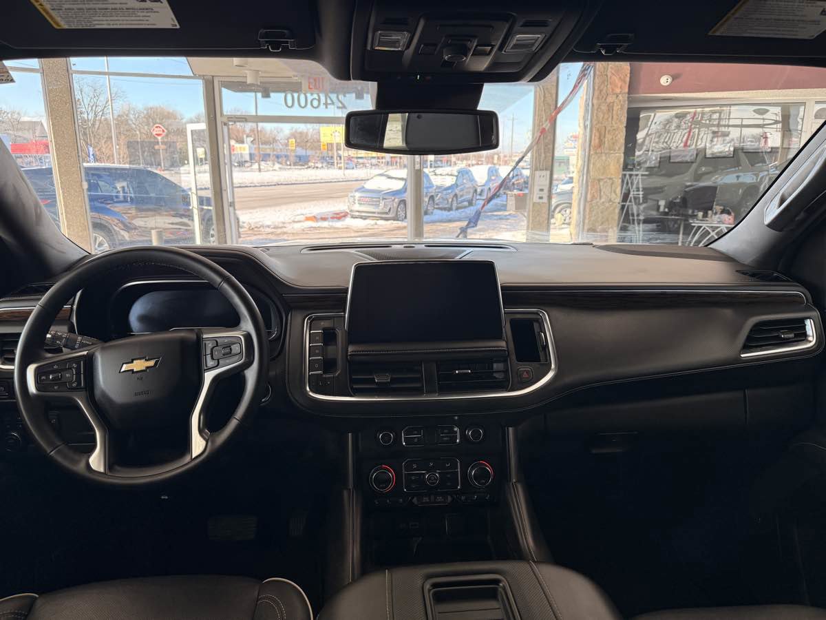 Used 2023 Chevrolet Suburban Premier image 44