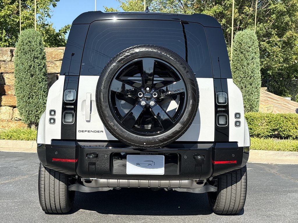 New 2026 Land Rover Defender 110 X-Dynamic SE AWD/4WD image 4