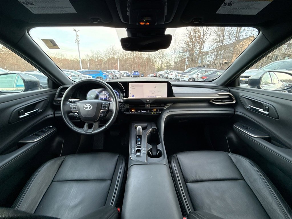 Used 2023 Toyota Crown XLE image 21